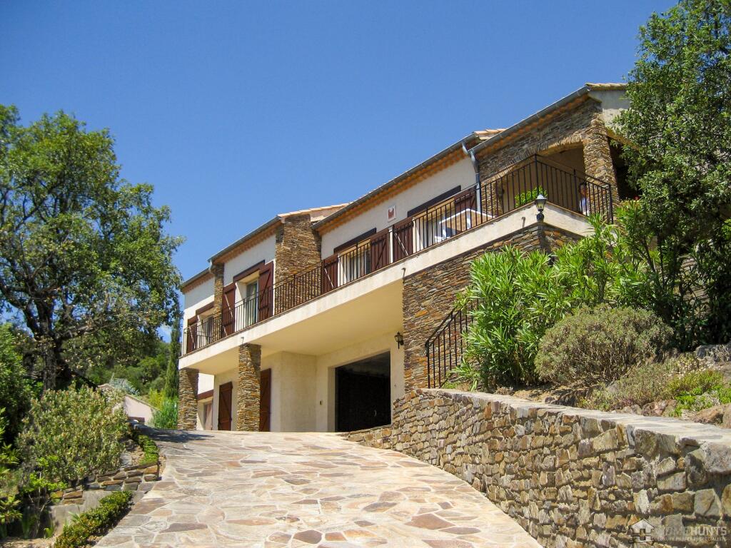 Main image of property: Provence-Alps-Cote d`Azur, Var, Cavalaire-sur-Mer