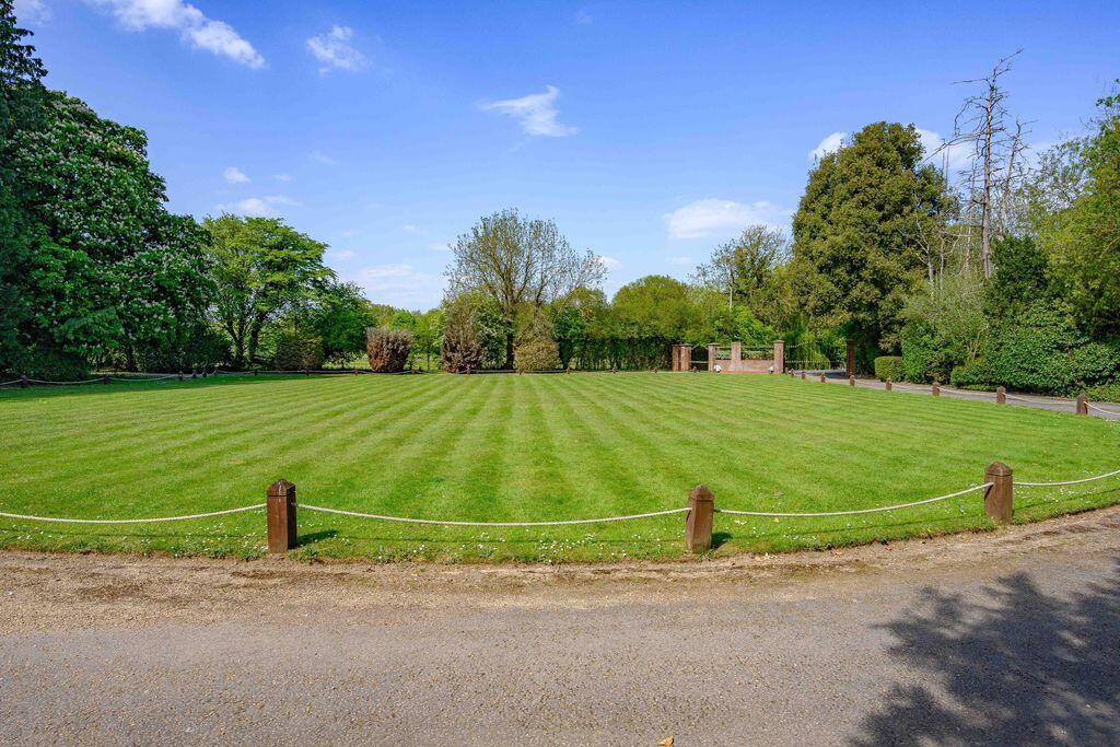 Additional image 15 of Astwick Manor, Coopers Green Lane