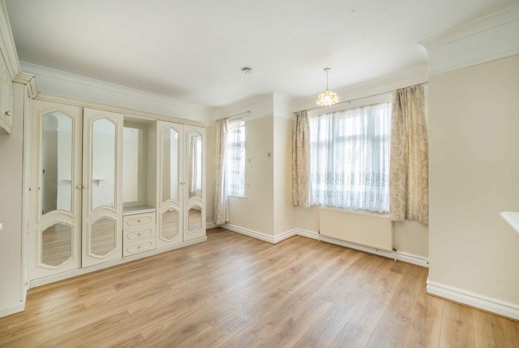 House in London - View 5