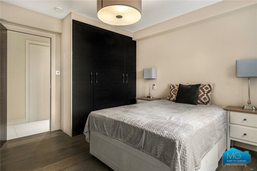 Apartment in London - More