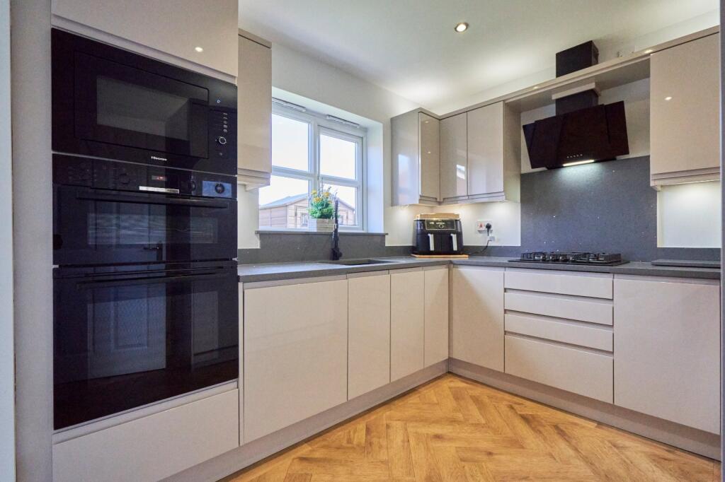 House in St Helens, Union Bank, Lea Green - View 5