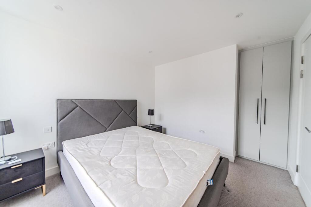 Apartment in London - View 3