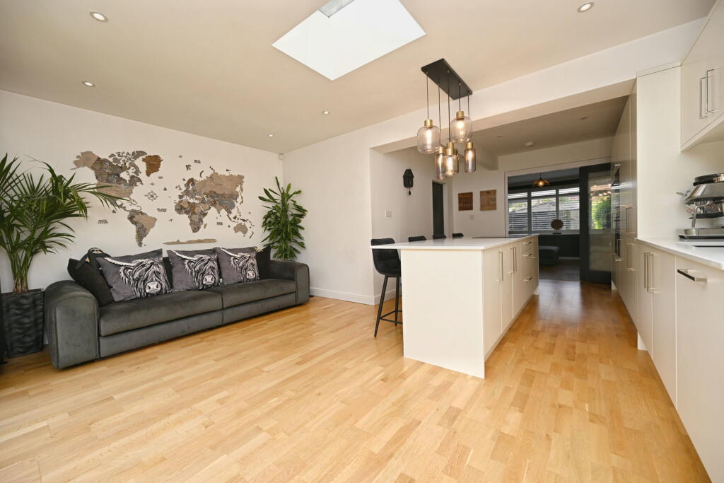 House in Barnsley, South Yorkshire - More