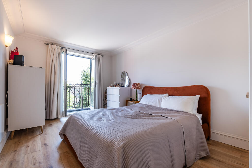 Apartment in London - View 5