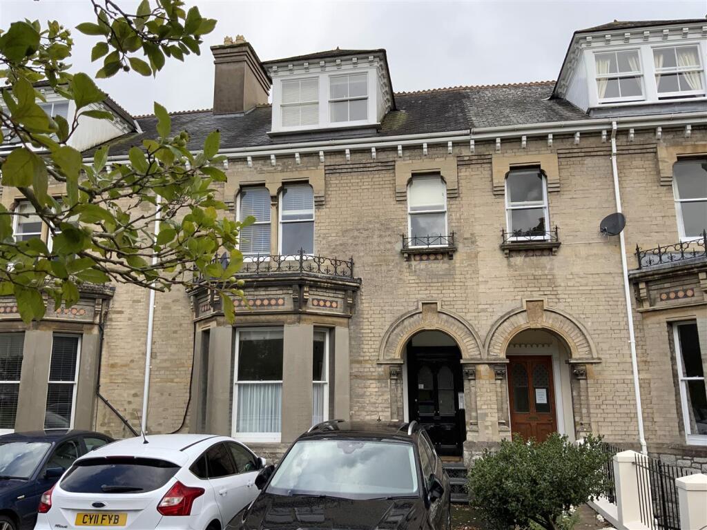 Main image of property: 15 Ebberley Lawn, Barnstaple