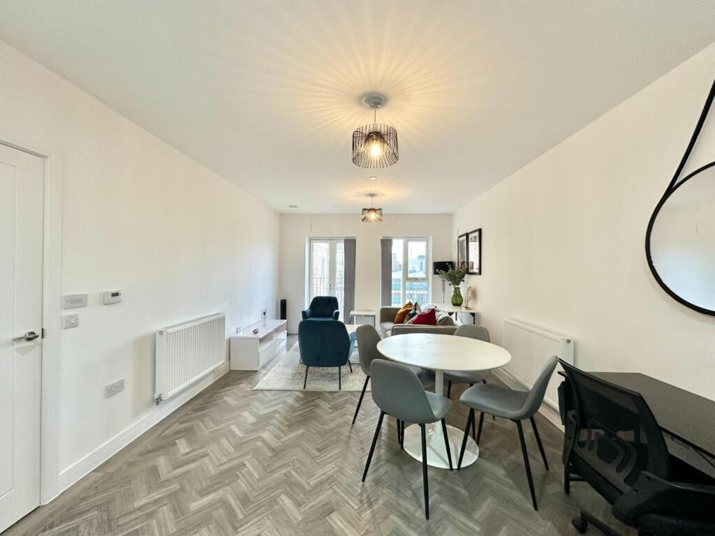 Apartment in Southall - View 5