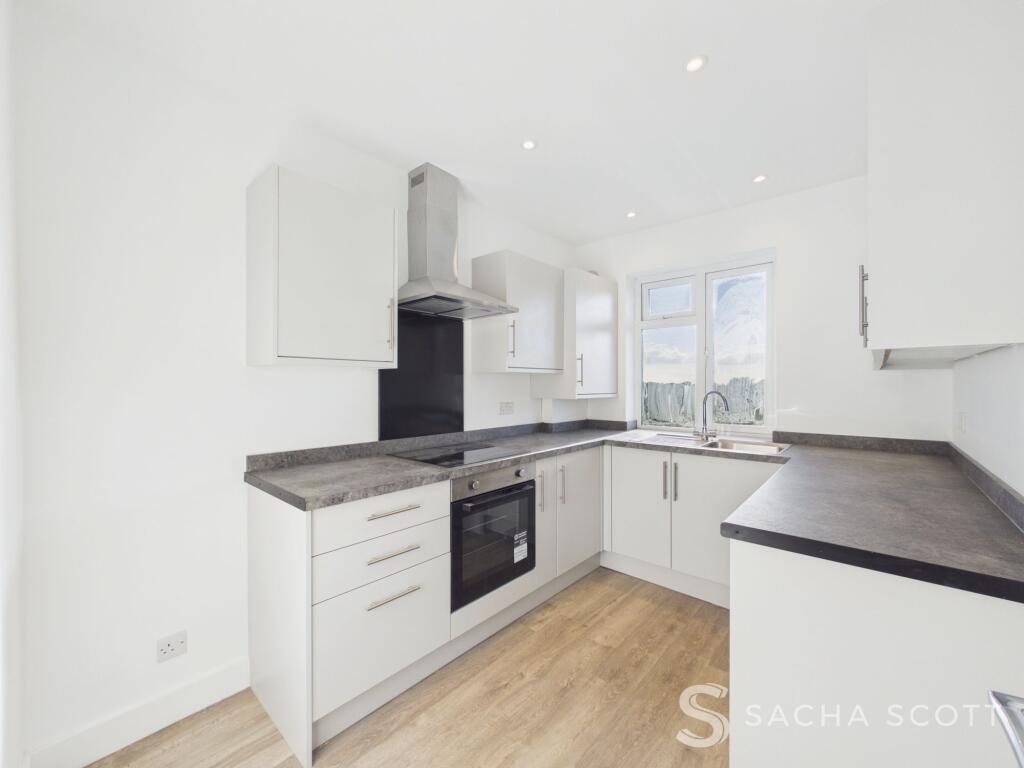Apartment in Sutton - More