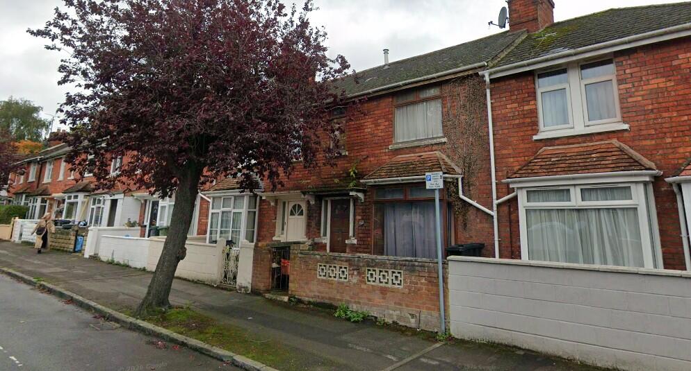 Main image of property: 106 York Road, Swindon, Wiltshire SN1 2JP