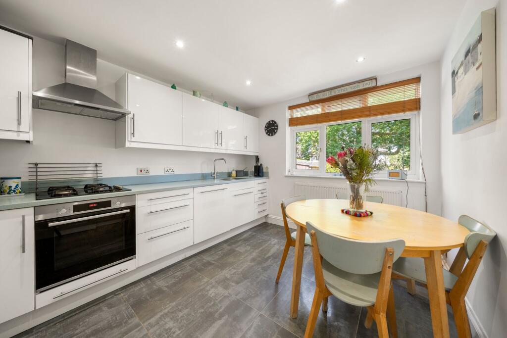Mercer Close, Thames Ditton, KT7 - View 5