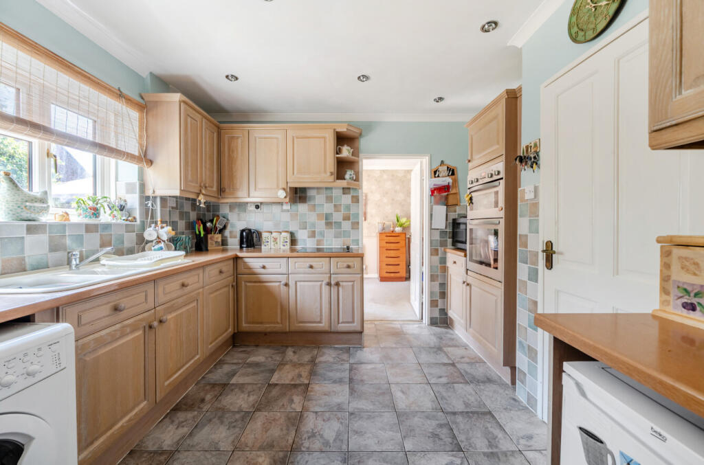 House in Guildford - View 4