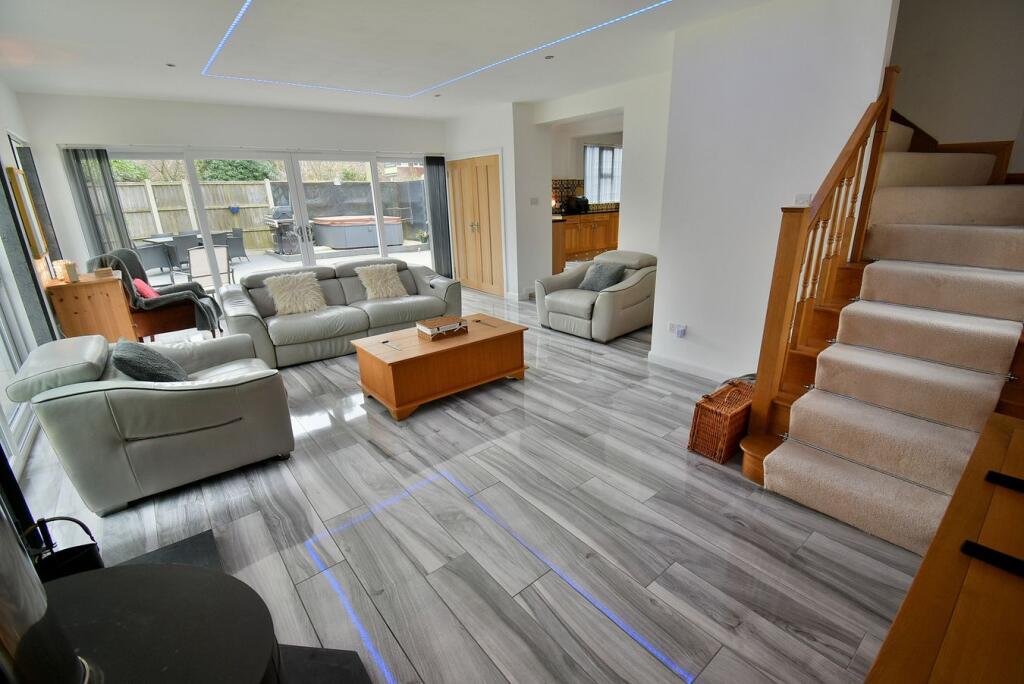 House in Ferndown - More