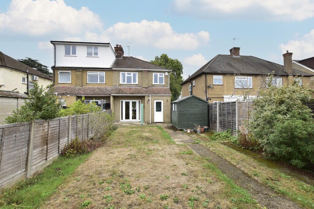 House in Watford, Hertfordshire - More