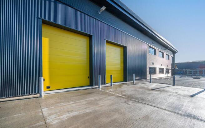 UNIT 1B WATCHMOOR POINT CAMBERLEY_014.jpg