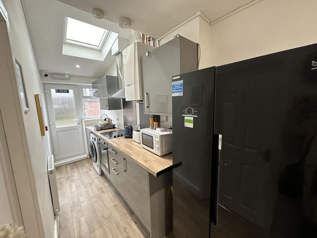 Verney Road, Royton, OL2 6AZ photo 2