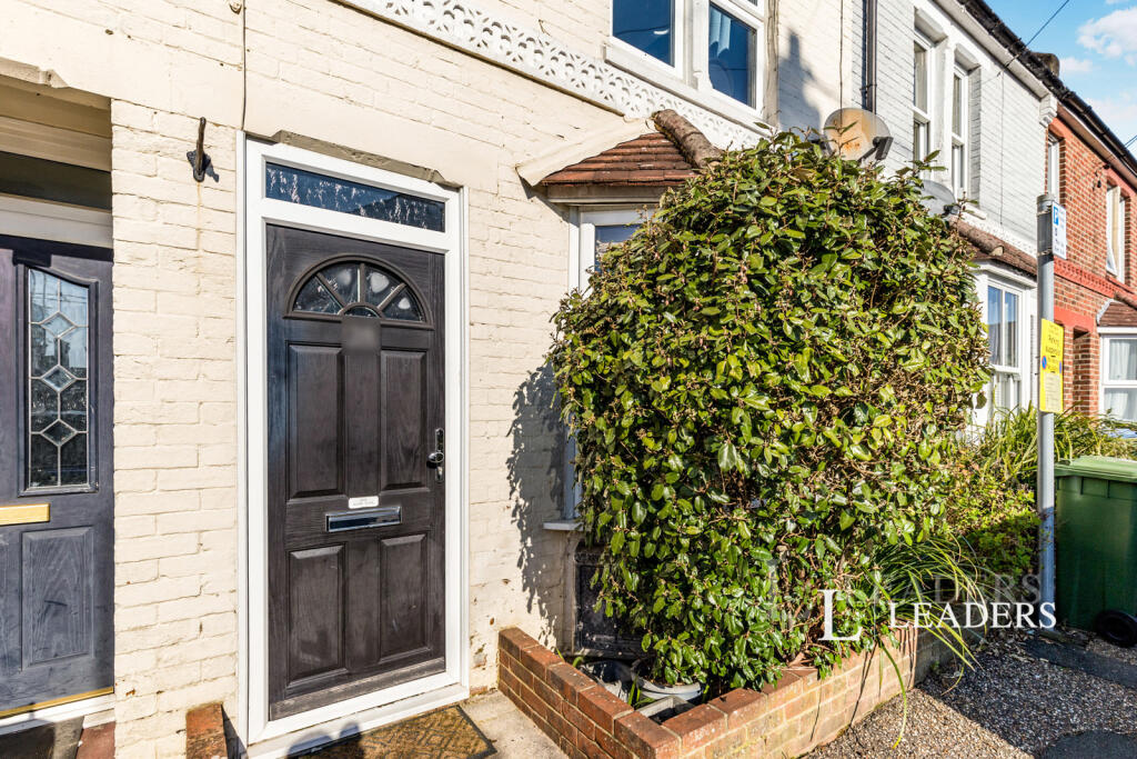 Main image of property: Park Terrace East, Horsham, West Sussex, RH13