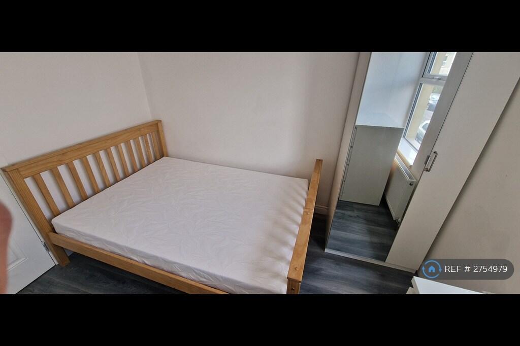 1 bedroom house share for rent