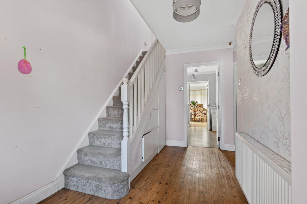 House in Kettering, North Northamptonshire - More