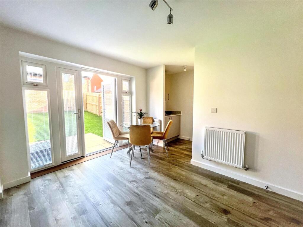 House in Wollaston, North Northamptonshire - View 5