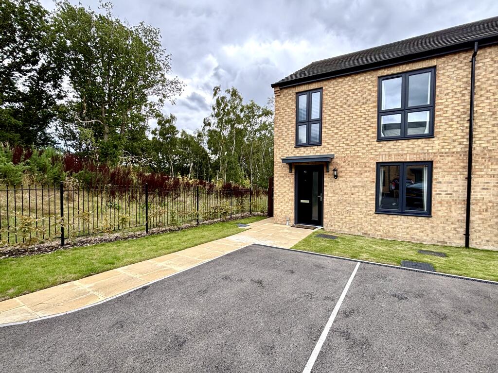House in Leeds, West Yorkshire - View 3