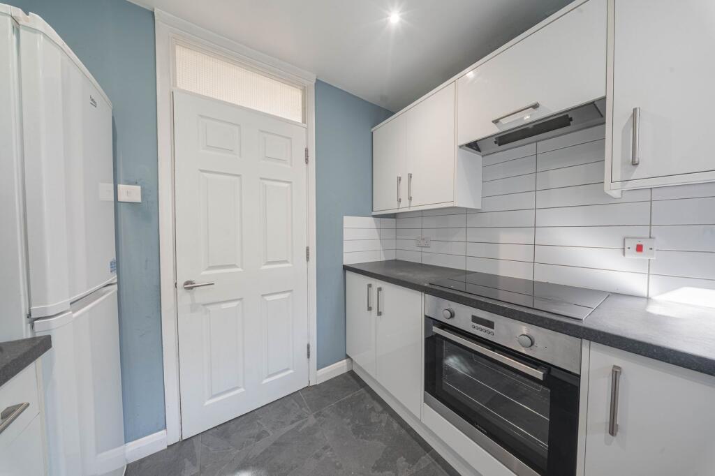 Apartment in Redhill - More