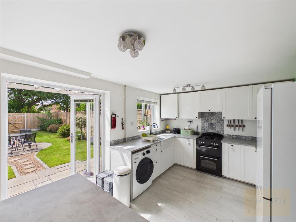 House in Gloucester, Longlevens - View 5