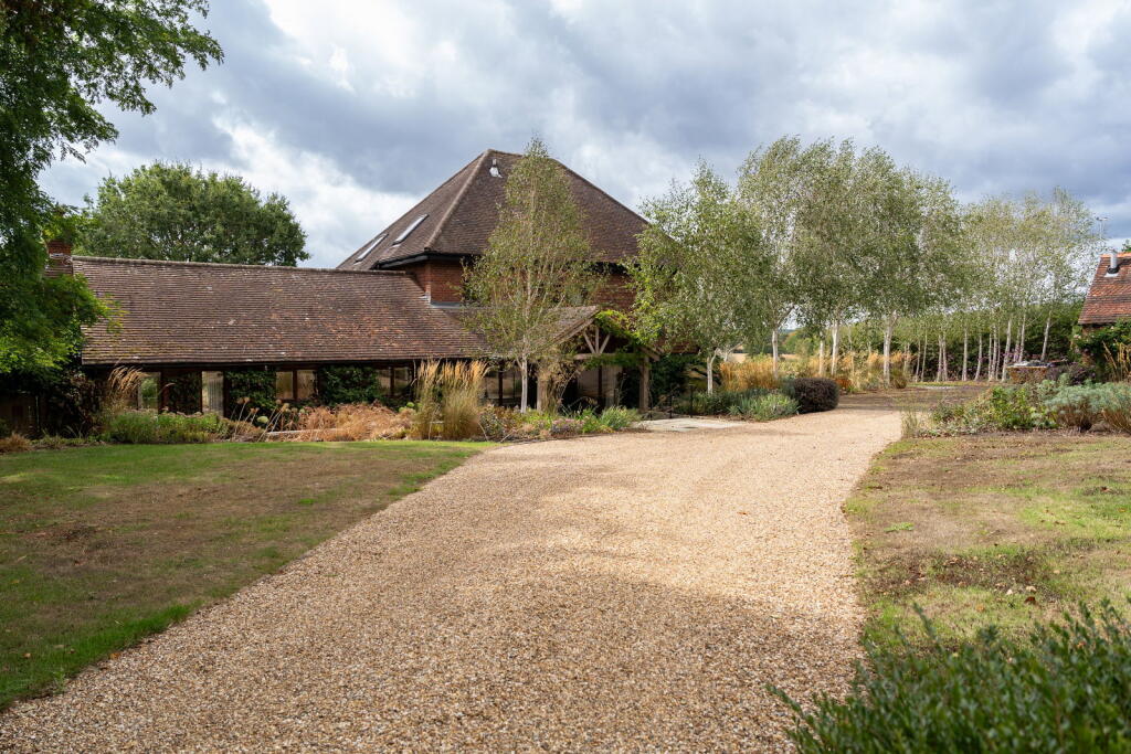 House in Redhill - View 3