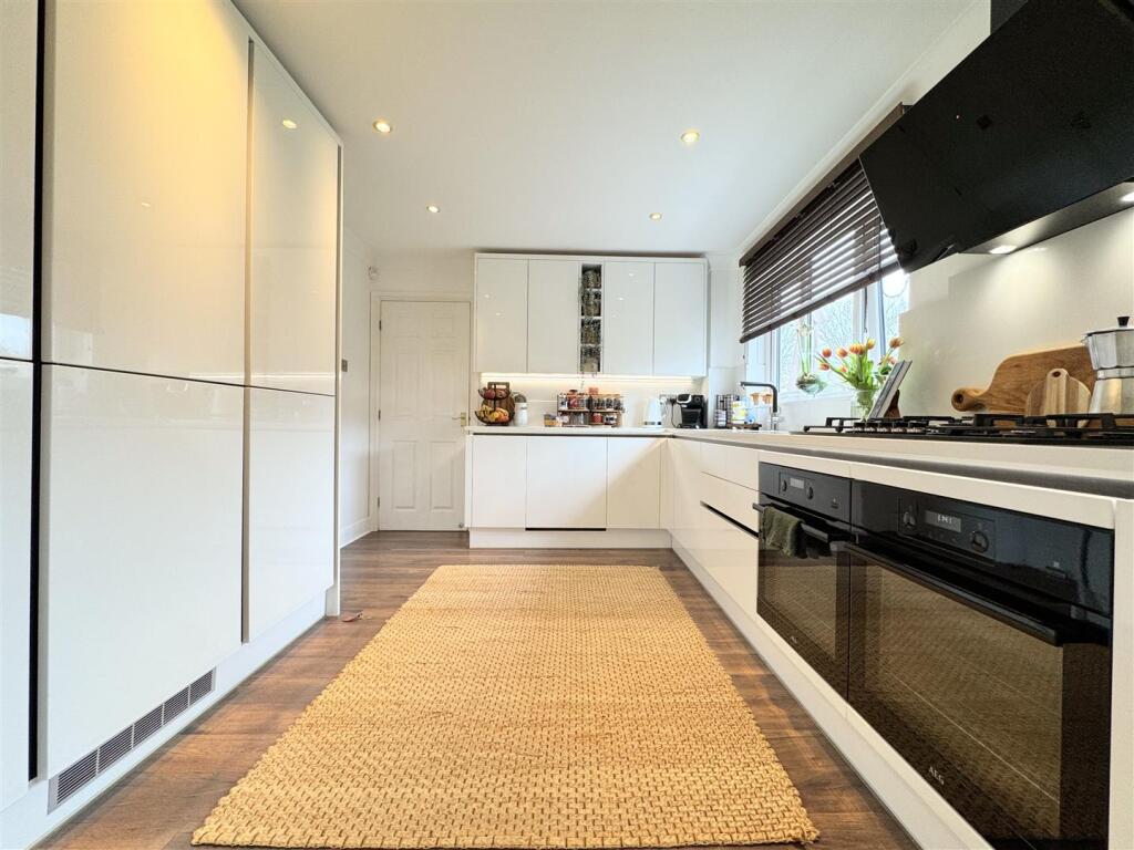 Shackleton Drive, Newquay - More