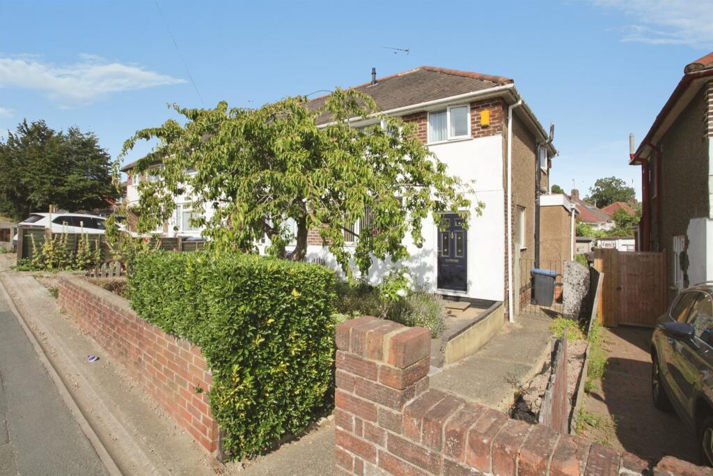 3-bed semi-detached on Boughton Road, Rugby, £220,000