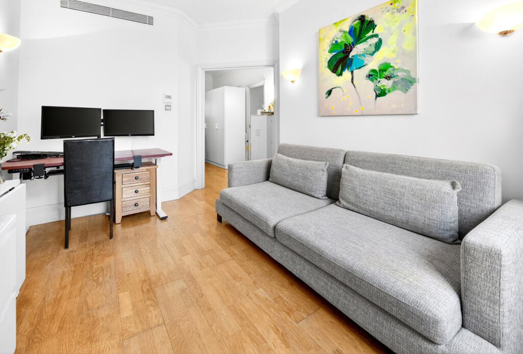 Main image of property: Whitehouse Apartments, 9 Belvedere Road, London, SE1