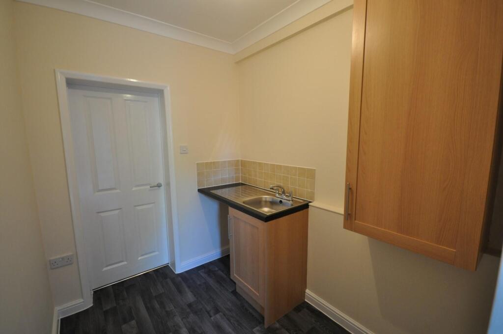 Apartment in Romford - View 5