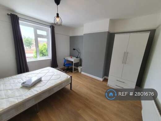 5 bedroom terraced house for rent