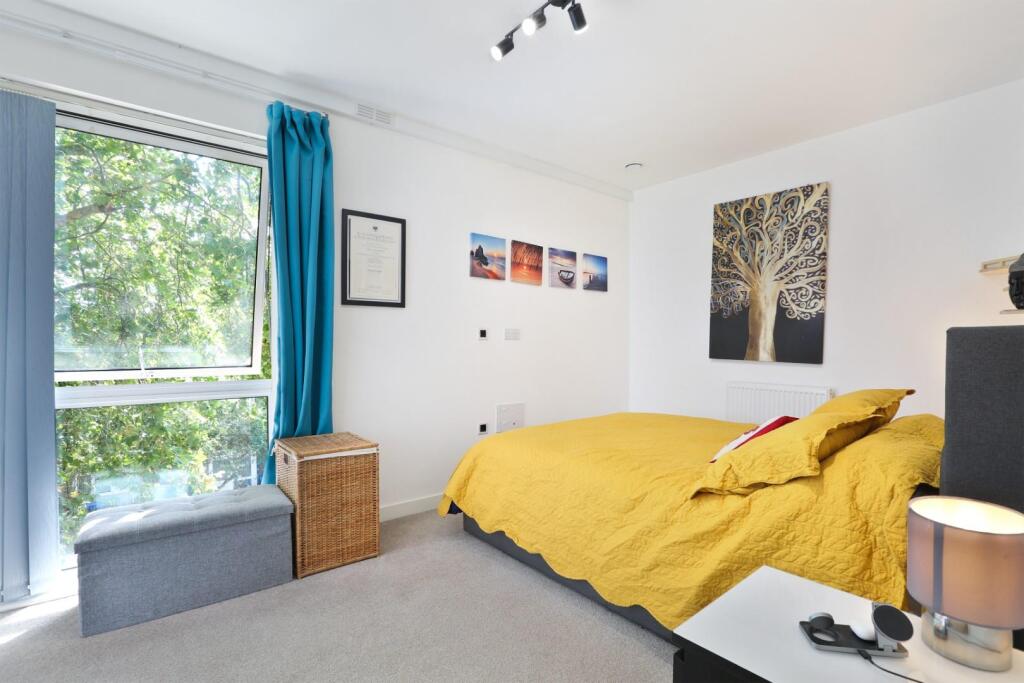 Apartment in London - View 5