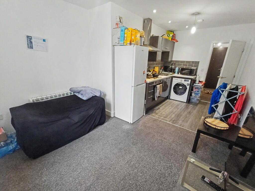 Apartment in Calderdale, West Yorkshire - View 4