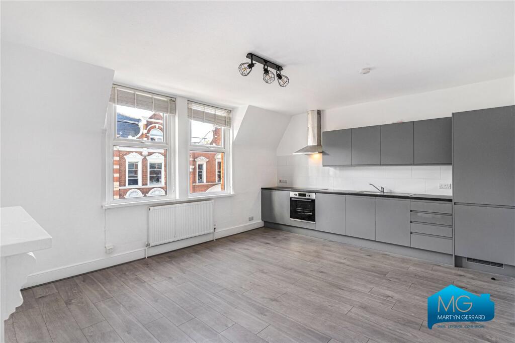 Apartment in London - More