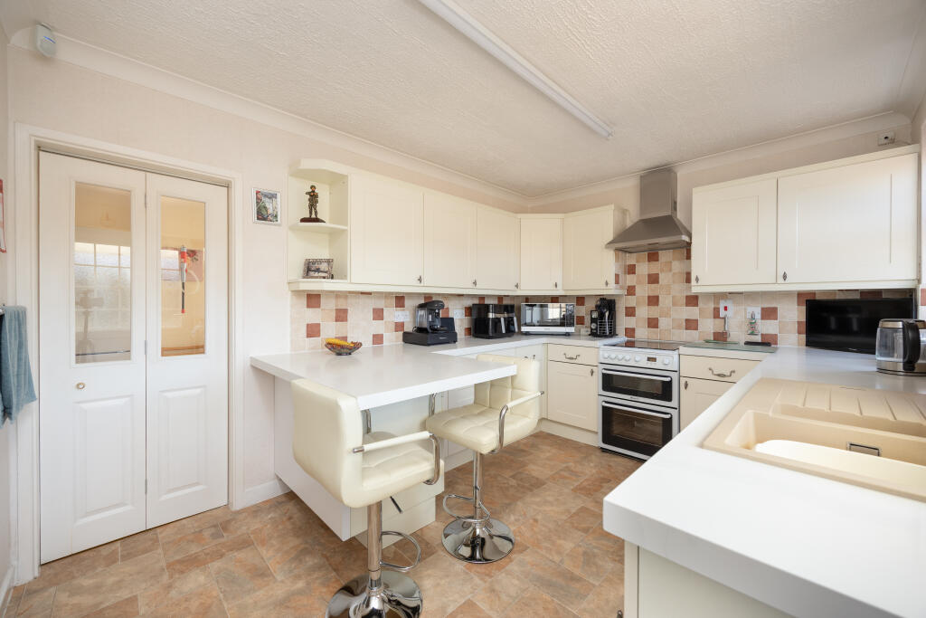 Balmoral Road, Trowbridge photo 3