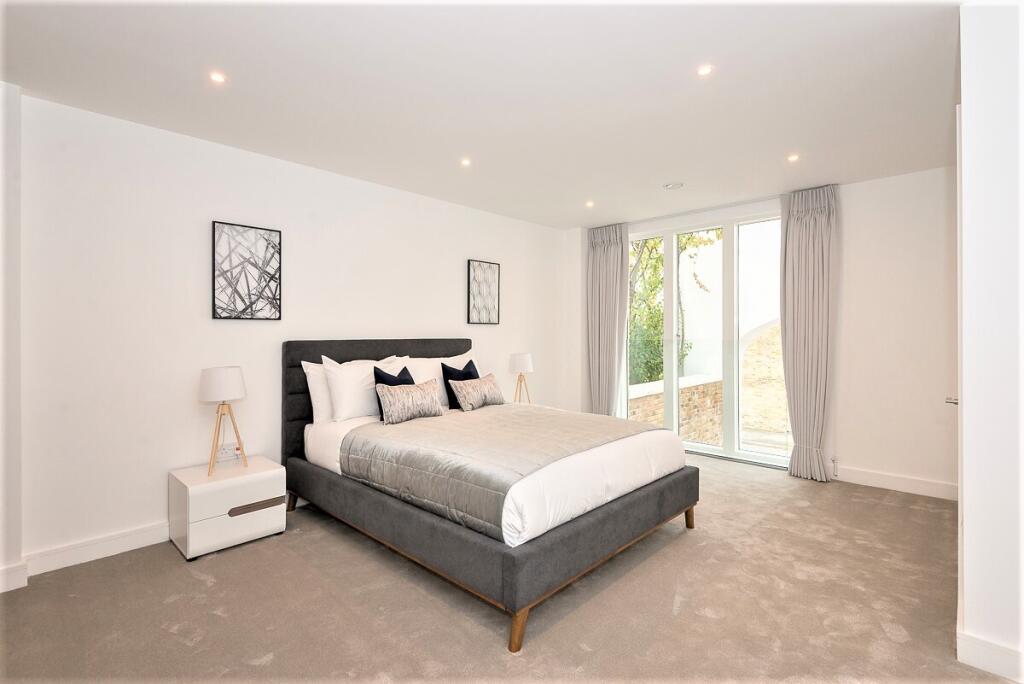 Apartment in London - View 5