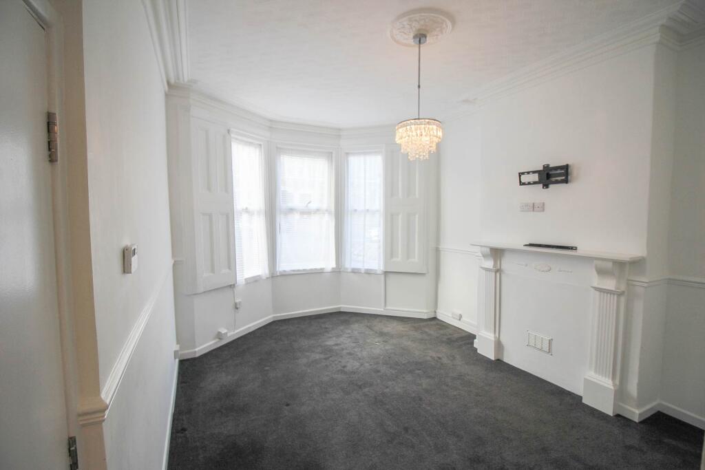 Apartment in Weston-super-Mare, North Somerset - View 2