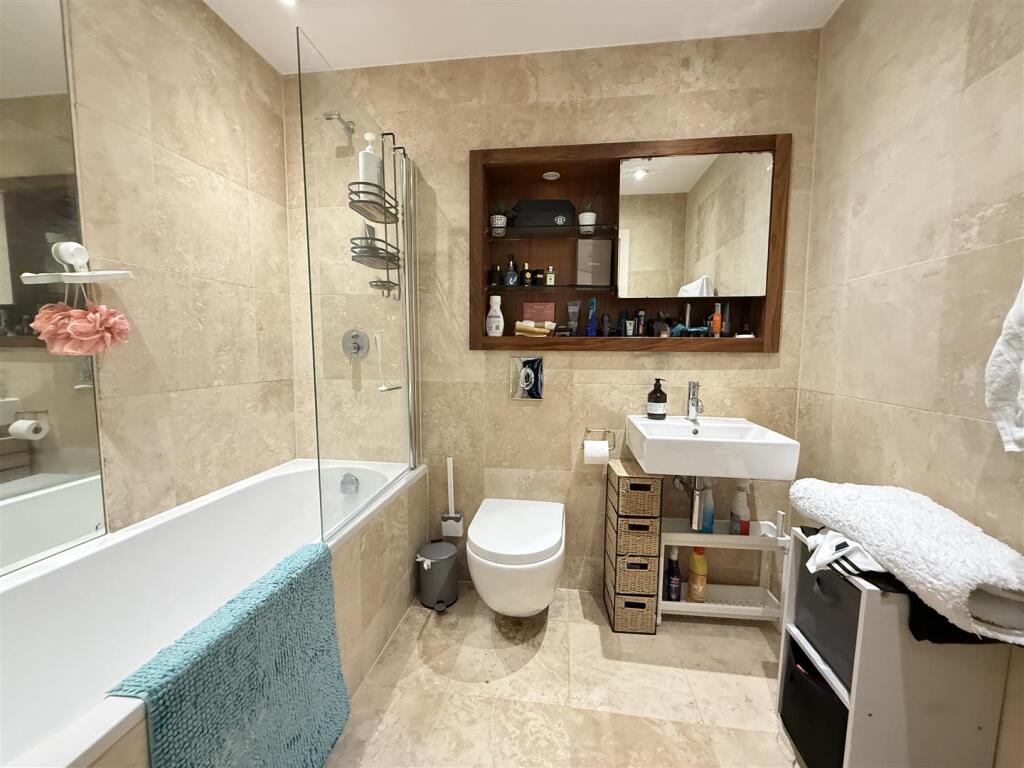 Apartment in Manchester, New Islington, Miles Platting - View 5