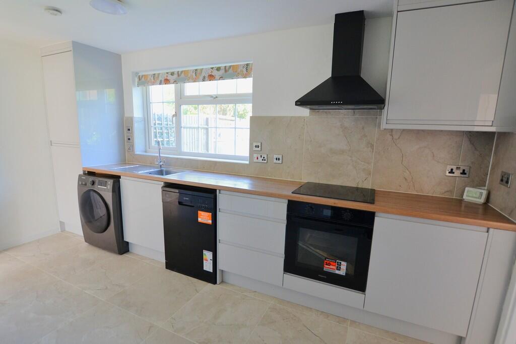 Fern Dells, Hatfield - View 2
