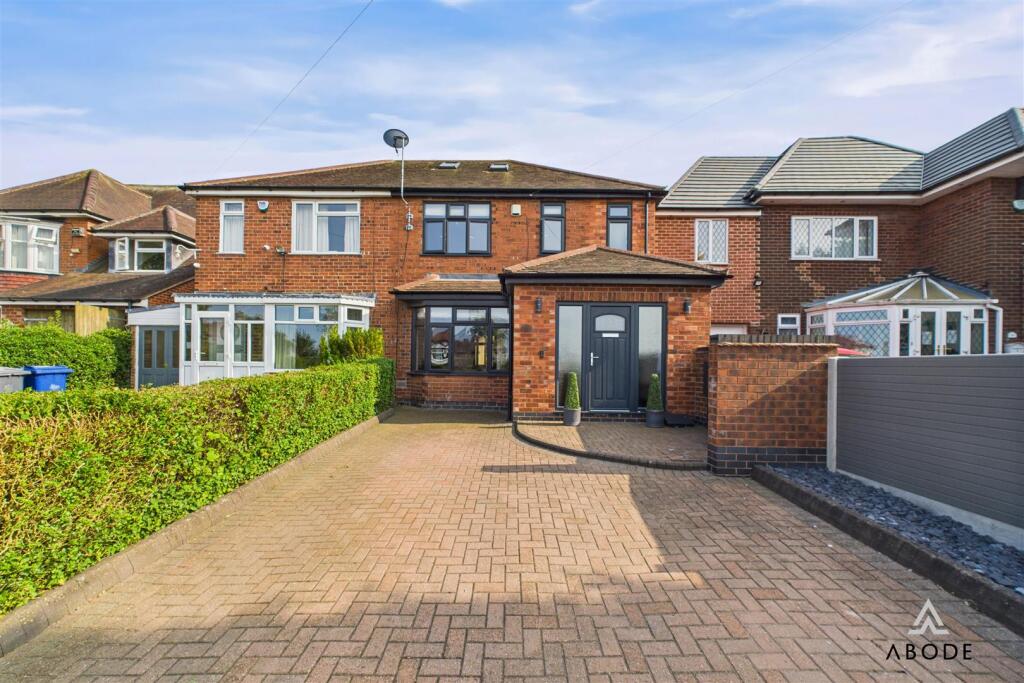 4-bed semi-detached on Field Lane, Burton On Trent, £350,000