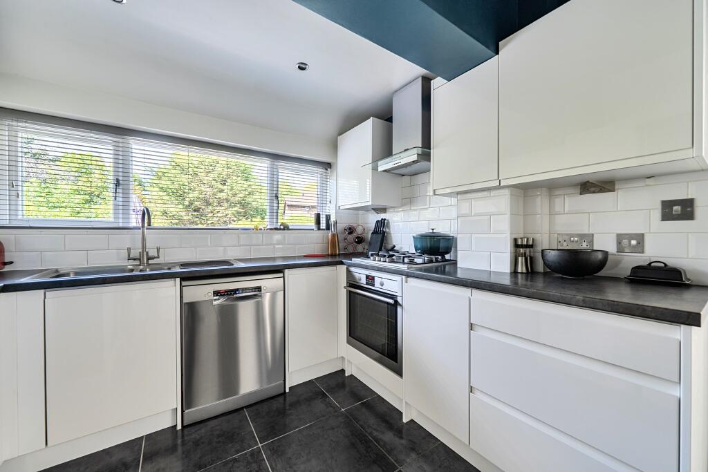 House in Woking, Surrey - View 4