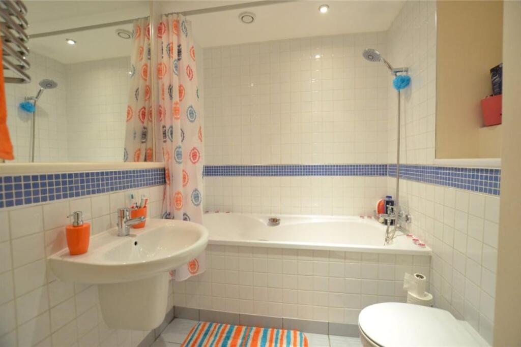 Apartment in Liverpool - More