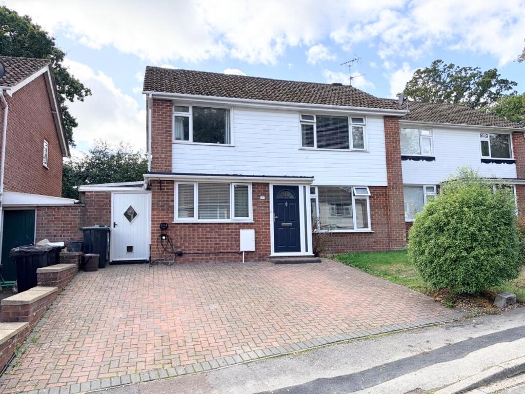 Main image of property: Deerleap Close, Hythe, Southampton, Hampshire, SO45