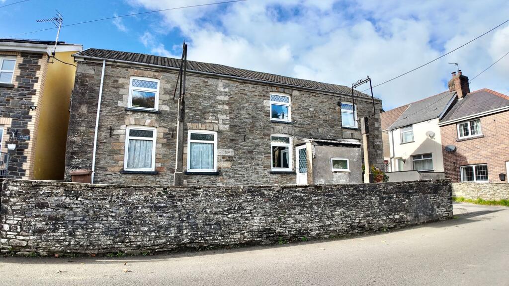 3-bed house on Manmoel, Blackwood, NP12, £195,995
