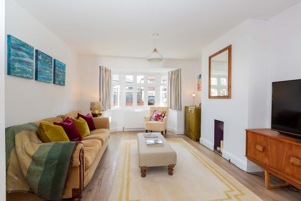 House in Slough - View 3