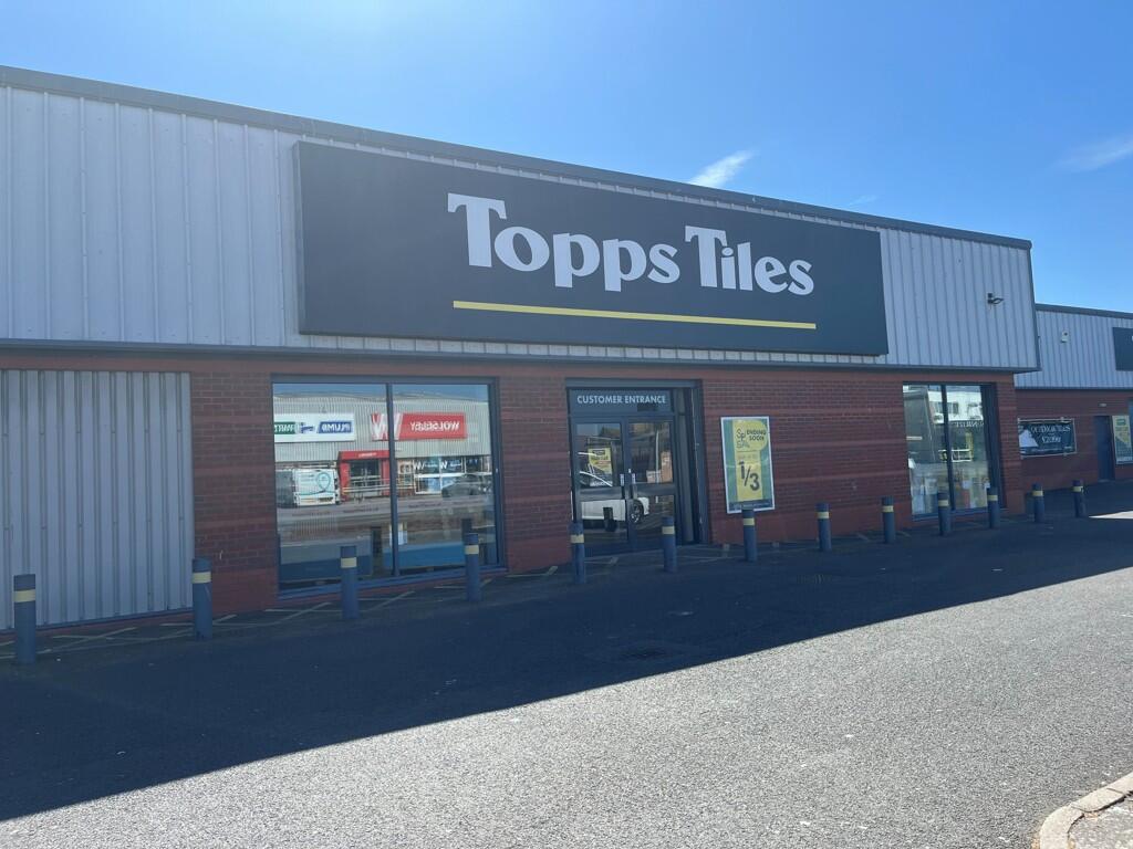 Main image of property: 152 Vale Road, Rhyl, LL18 2PD