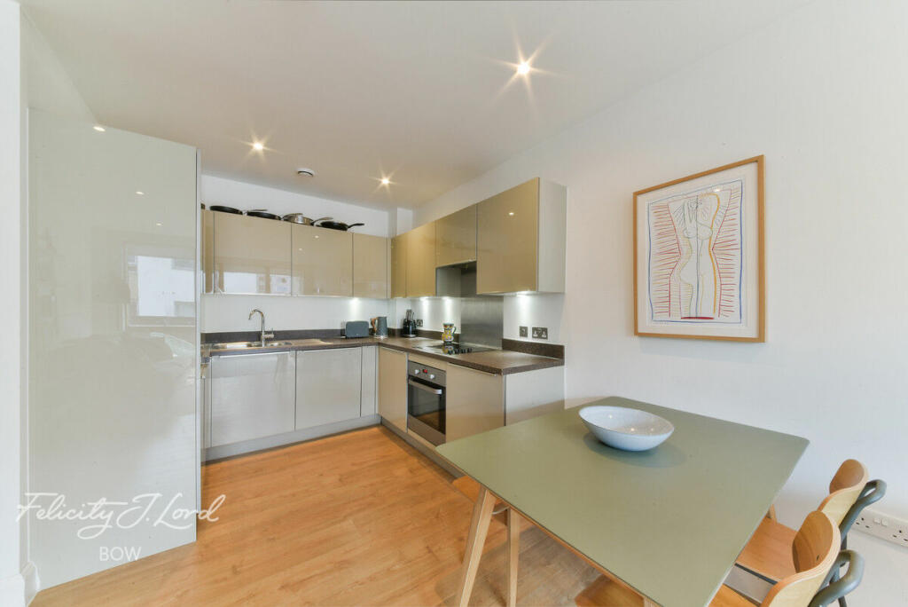 Main image of property: Violet Road, Bow, E3