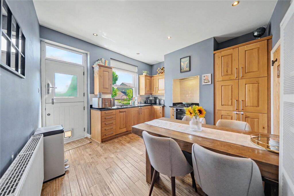 Hillthorpe Road, Pudsey, Leeds photo 4