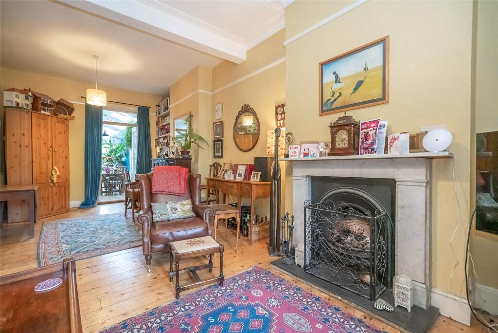 House in London - View 5