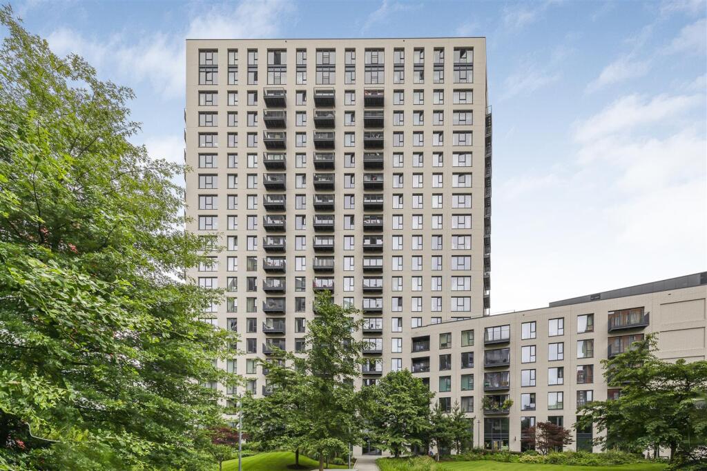 1-bed apartment on Grantham House, City Island, Canning Town, London, E14, £475,000
